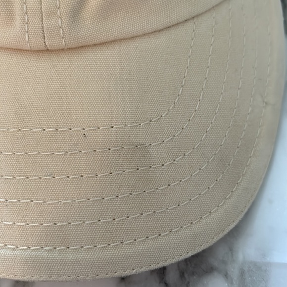 Coca-Cola hat with golf ball and tee - Picture 3 of 9